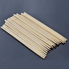 为什么一次性筷子泡水里会变黄?对人体有害吗?