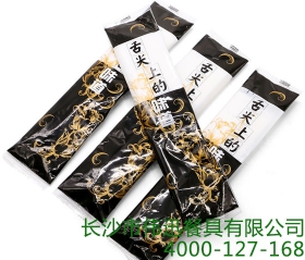 如何采购三合一餐具餐包？